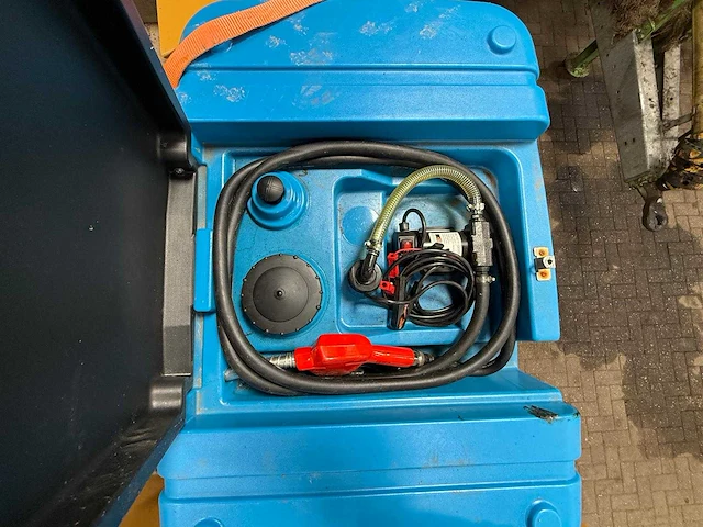 Other construction dieseltank - afbeelding 1 van  2