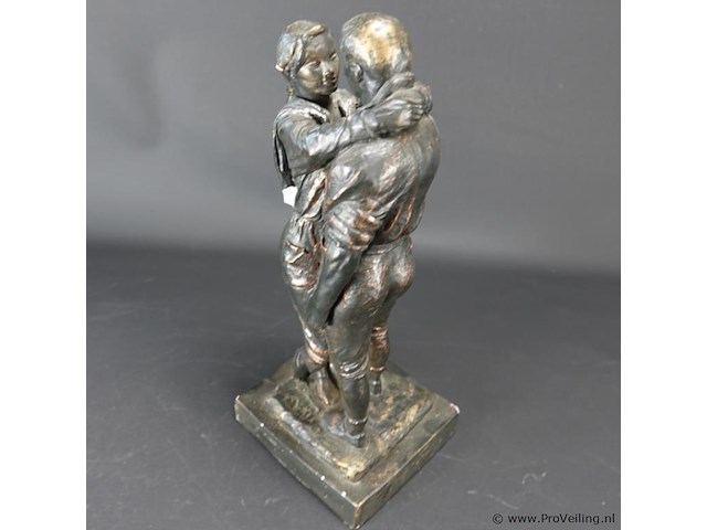 Oud gipsen beeld verliefd stel - afbeelding 3 van  5