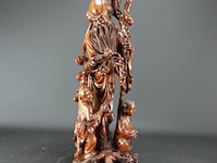 Oud groot rozenhouten beeld van een chinese wijze met staf en kinderen - afbeelding 1 van  5