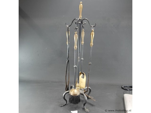 Oud ijzeren haardstel - afbeelding 1 van  5