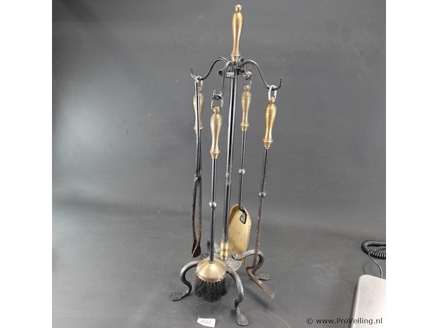 Oud ijzeren haardstel - afbeelding 2 van  5