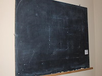 Oud krijtbord met afmeting 100 x 120 cm. - afbeelding 2 van  2
