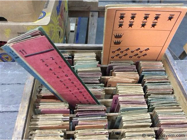 Oud schoolmateriaal - rekenbox - afbeelding 2 van  4