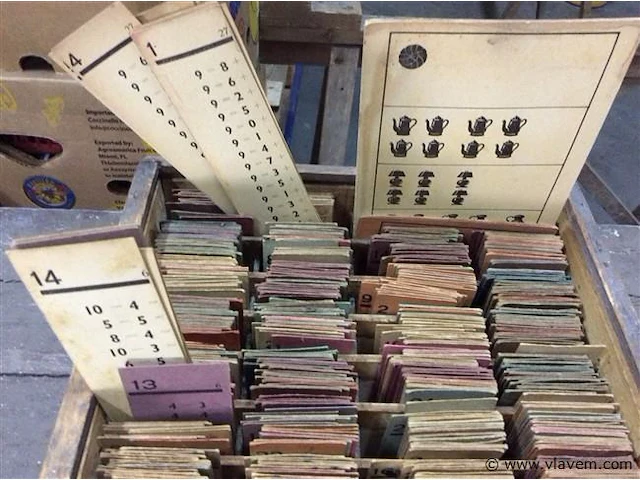 Oud schoolmateriaal - rekenbox - afbeelding 3 van  4