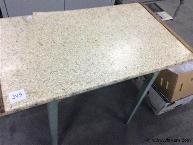 Oud tafeltje - afbeelding 1 van  2