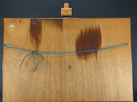 Oud vitrine knopenbord met maritieme knopen, vroeger ook gebruikt als lesmateriaal voor matrozen. - afbeelding 5 van  5