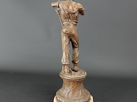 Oud/antiek?. faux brons gegoten boer op sokkel - afbeelding 3 van  5