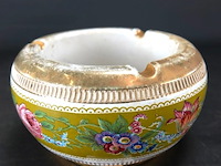 Oude aardewerk asbak