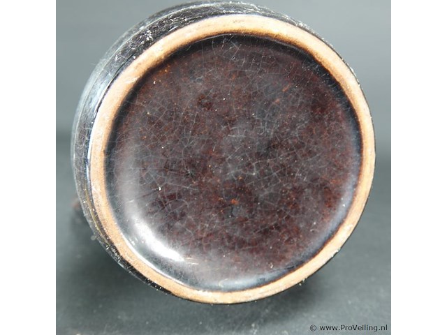 Oude aardewerk schenkkan met deksel - afbeelding 5 van  5