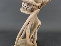 Oude afrikaanse sculptuur - afbeelding 1 van  5