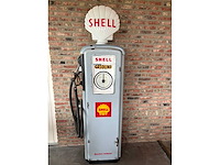 Oude benzinepomp - afbeelding 2 van  5