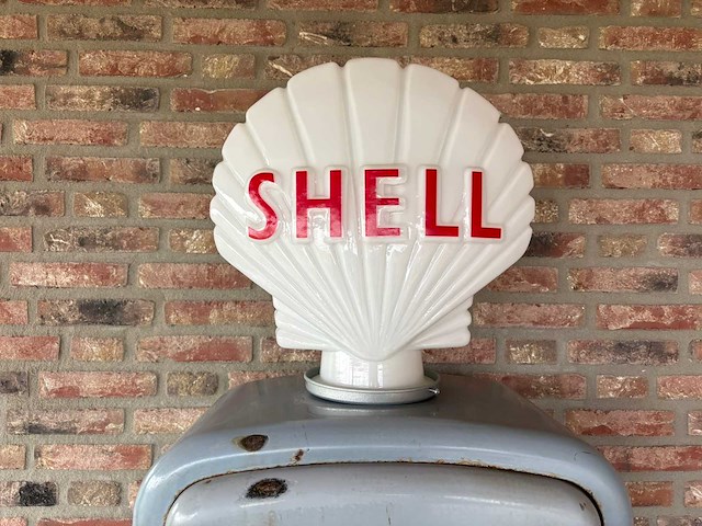 Oude benzinepomp - afbeelding 3 van  5