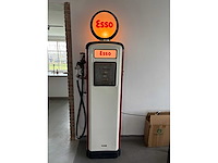 Oude benzinepomp - afbeelding 2 van  6