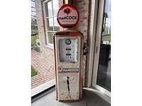 Oude benzinepomp - afbeelding 1 van  2