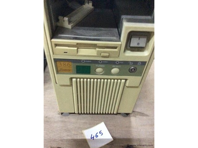 Oude computer - afbeelding 2 van  3