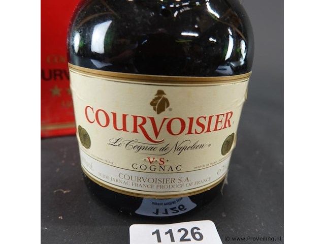 Oude fles courvoisier luxe *** (3 star) cognac uit vermoedelijk de jaren 80 - afbeelding 2 van  5