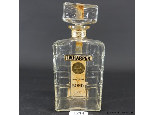 Oude fles i.w. harper - afbeelding 1 van  4