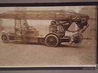 Oude foto van antieke brandweerauto - afbeelding 2 van  4