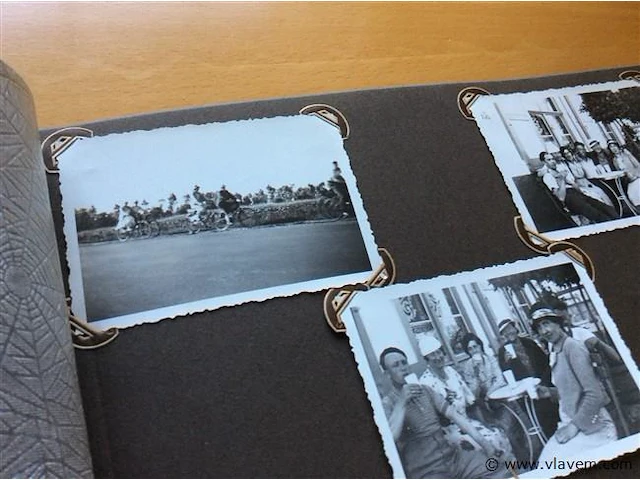 Oude fotoboek - afbeelding 4 van  4