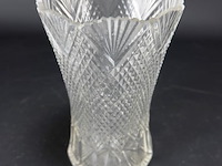 Oude geslepen kristallen vaas - afbeelding 1 van  3