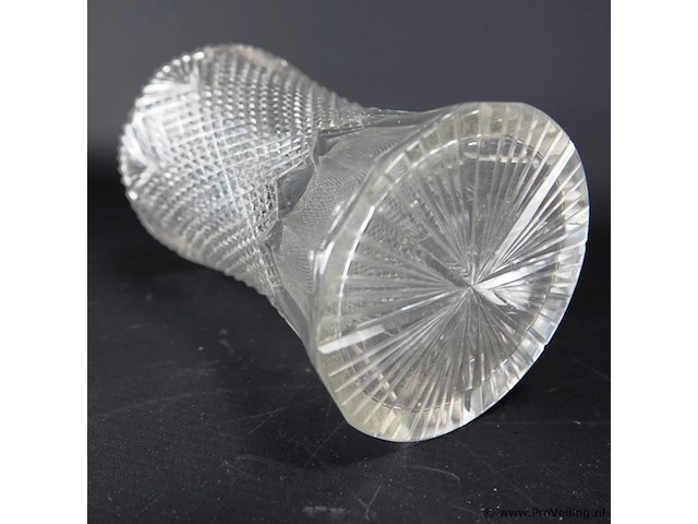 Oude geslepen kristallen vaas - afbeelding 3 van  3