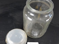 Oude glazen dekselpot - afbeelding 4 van  5