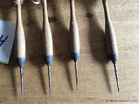 Oude houten dartspijlen 4stuks - afbeelding 3 van  3