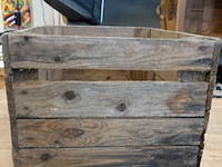 Oude houten fruitkist - afbeelding 4 van  5