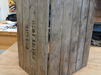 Oude houten fruitkist - afbeelding 5 van  5