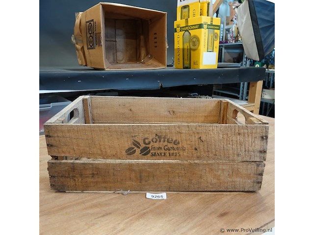 Oude houten koffiekist - afbeelding 2 van  5