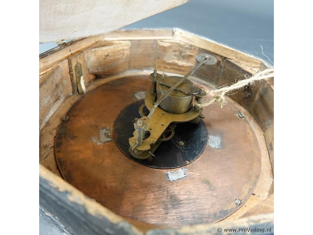 Oude klok - afbeelding 5 van  5