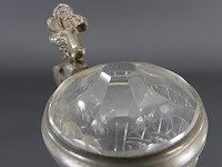 Oude kristallen kroes met tinnen deksel - afbeelding 2 van  5