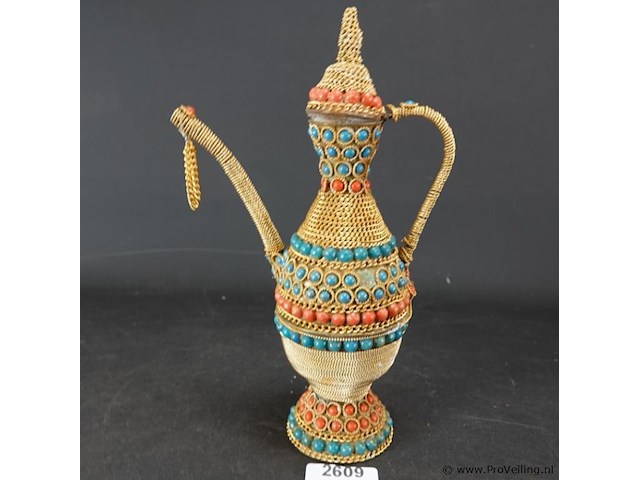 Oude messing marokkaanse kan gelardeerd met edelstenen - afbeelding 1 van  5