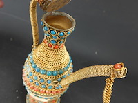 Oude messing marokkaanse kan gelardeerd met edelstenen - afbeelding 4 van  5