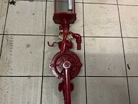 Oude naftpomp enkel - afbeelding 3 van  4