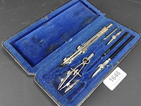 Oude passerset in cassette - afbeelding 1 van  3