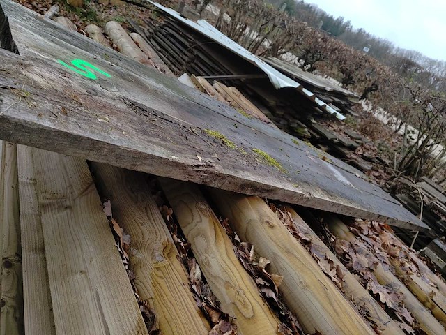 Oude planken - planken - hout - afbeelding 2 van  4
