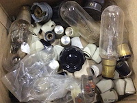 Oude radioknoppen & lampen - afbeelding 2 van  2