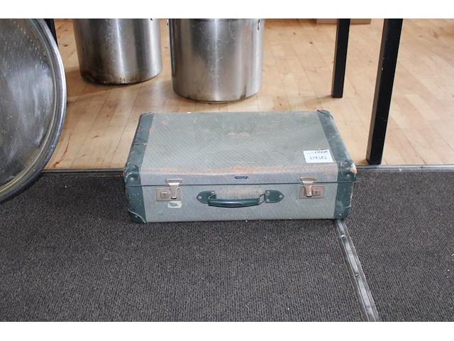 Oude reiskoffer 60 x 37 x 16 cm. - afbeelding 1 van  2