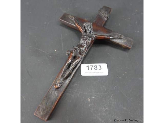 Oude rozenhouten crucifix - afbeelding 1 van  5
