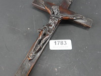 Oude rozenhouten crucifix - afbeelding 1 van  5