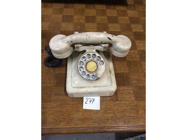 Oude telefoon - afbeelding 1 van  2