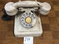 Oude telefoon - afbeelding 1 van  2