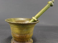 Oude vijzel met stamper - afbeelding 2 van  5