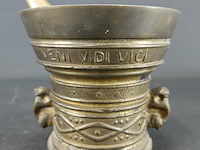 Oude/antieke bronzen vijzel met stamper - afbeelding 3 van  5