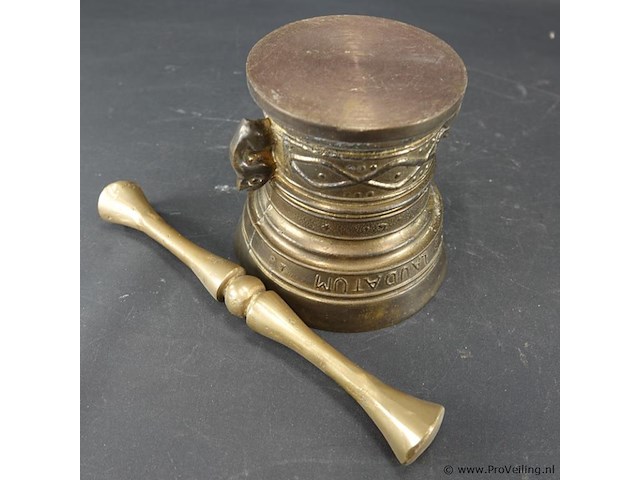 Oude/antieke bronzen vijzel met stamper - afbeelding 5 van  5