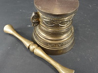 Oude/antieke bronzen vijzel met stamper - afbeelding 5 van  5