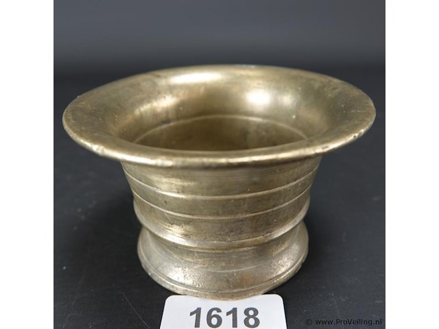 Oude/antieke vijzel - afbeelding 1 van  3