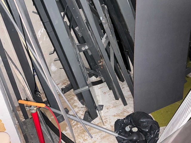 Oudijzer, bouwmaterialen en verlichting - afbeelding 2 van  17