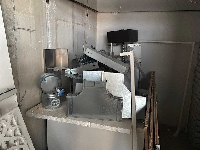 Oudijzer, bouwmaterialen en verlichting - afbeelding 7 van  17